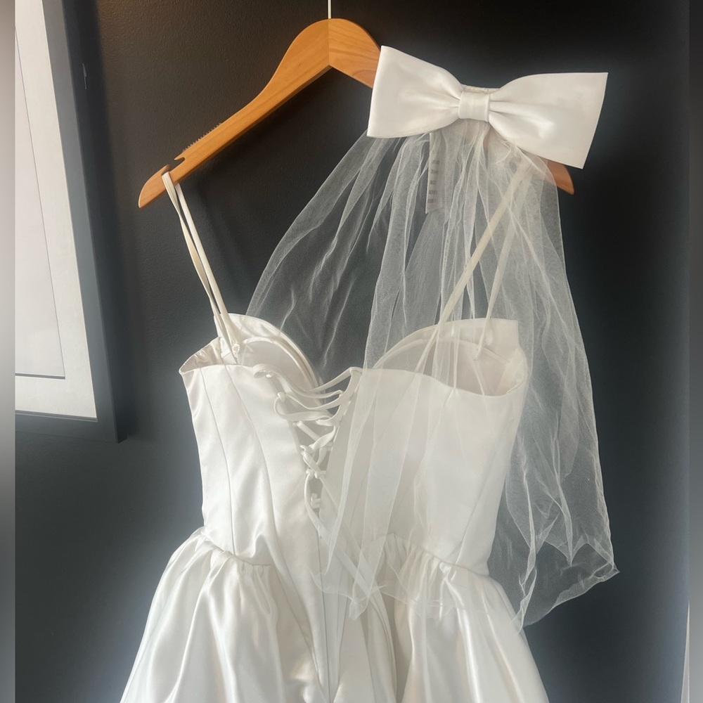David’s Bridal - mini veil with satin bow